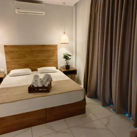 Отель Topaz Three