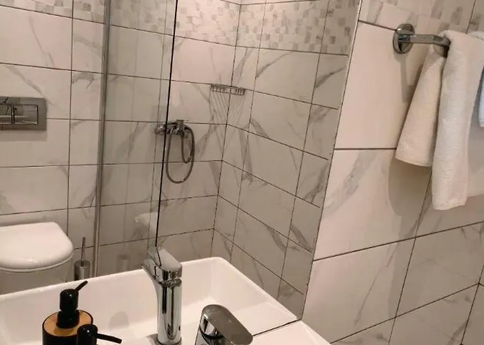 Topaz Three * Siviri