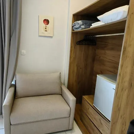 Topaz Three Hotel *