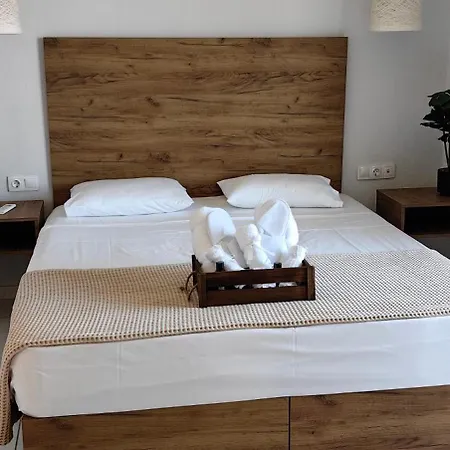 Topaz Three Hotel *