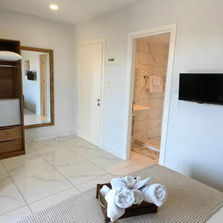 فندق Topaz Three