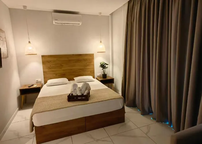 Topaz Three Hotel